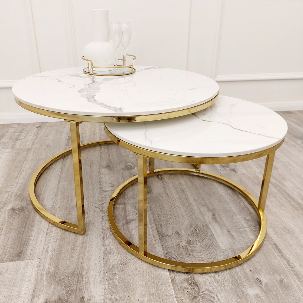 CATO NEST OF 2 ROUND GOLD COFFEE TABLES WITH POLAR WHITE SINTERED STONE TOPS