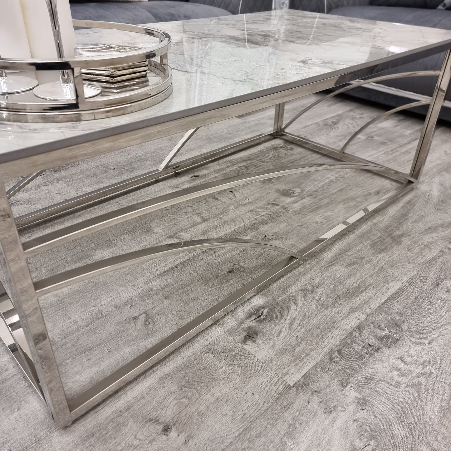 STELLA CHROME COFFEE TABLE WITH STOMACH ASH GREY SINTERED TOP